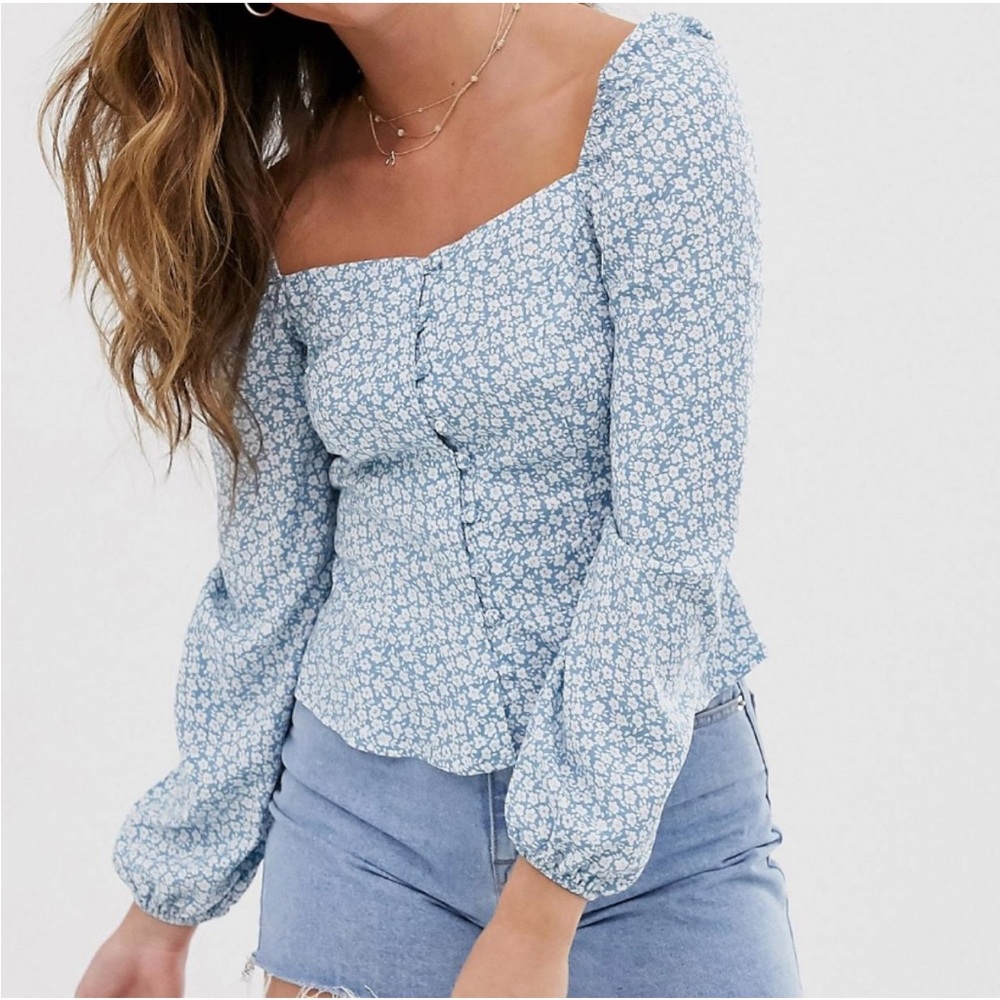 New Look Blue and White Floral Sweetheart Long Sleeve Top